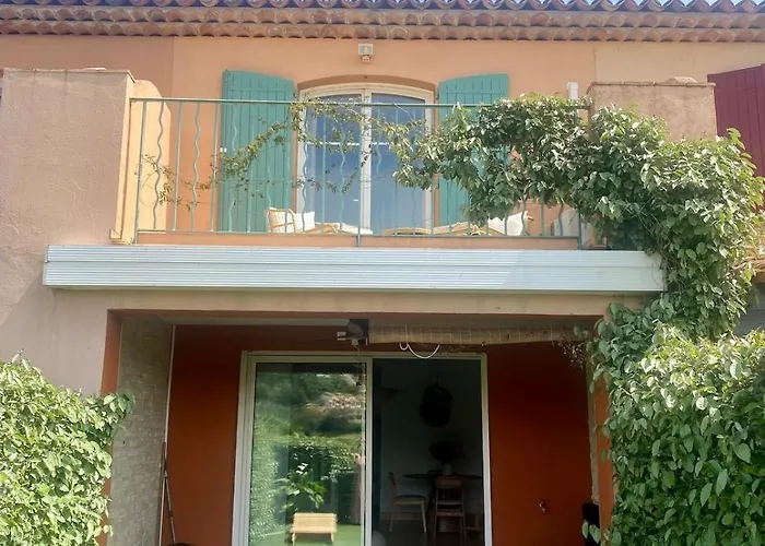 Nichee Sur Golf & Piscine Nyaraló Sainte-Maxime