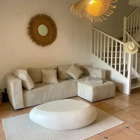 Nichee Sur Golf & Piscine Casa de Férias