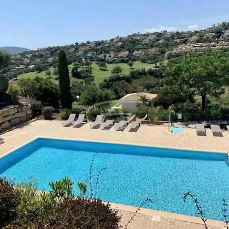 Nichee Sur Golf & Piscine בית נופש