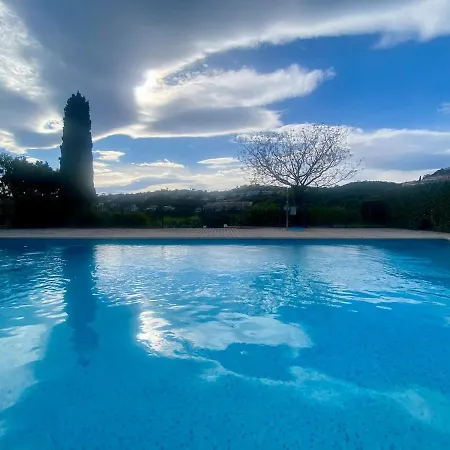 Nichee Sur Golf & Piscine בית נופש סן-מקסים