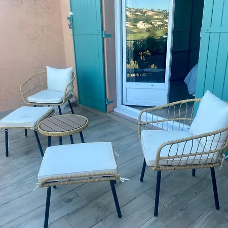 Nichee Sur Golf & Piscine