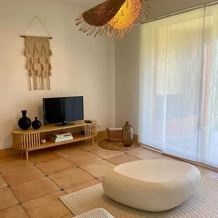 Nichee Sur Golf & Piscine Holiday home *