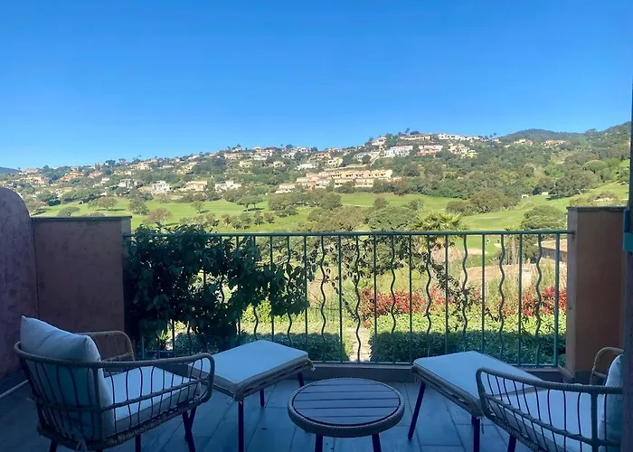 Nichee Sur Golf & Piscine Casa de Férias