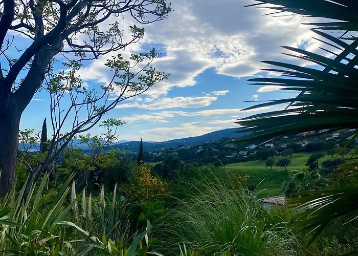 Nichée Sur Golf&piscine Hébergement de vacances Sainte-Maxime