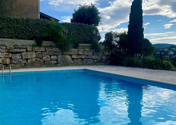 Nichée Sur Golf&piscine Hébergement de vacances Sainte-Maxime