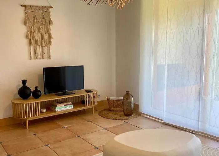 Nichee Sur Golf & Piscine Casa de Férias *